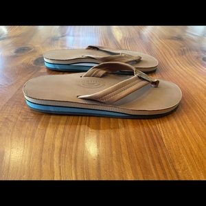 Rainbow brand tan mens flip flops nwot never worn size small 7.5-8.5
